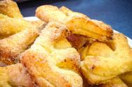 Crow's feet (cookies) with cottage cheese and a recipe without cottage cheese Crow's feet buns